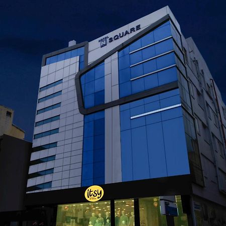 Itsy Hotels N Square Vijayawāda Dış mekan fotoğraf