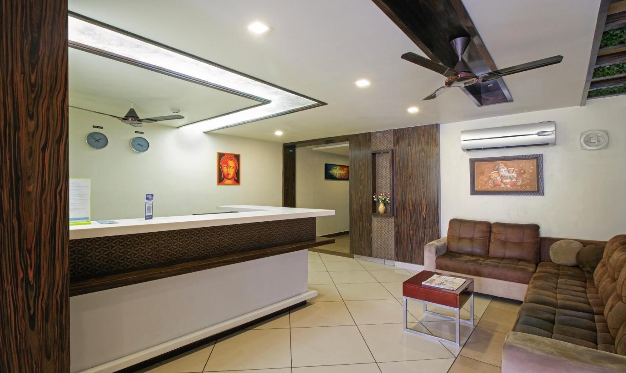 Itsy Hotels N Square Vijayawāda Dış mekan fotoğraf
